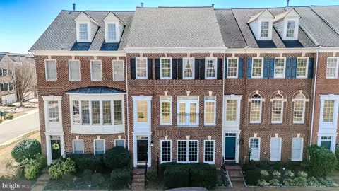 43795 Apache Wells Ter, Leesburg, VA 20176
