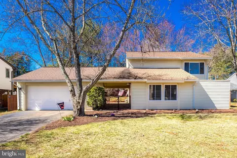 112 N Midland Ave, Sterling, VA 20164