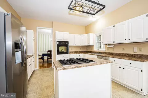 Kitchen - 17573 Wadell Ct, Hamilton, VA 20158 photo 1 of 6