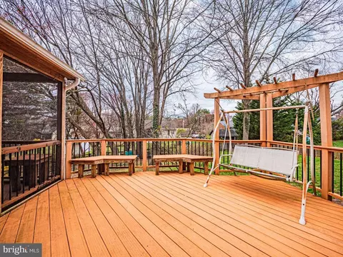 Exterior - 17573 Wadell Ct, Hamilton, VA 20158 photo 6 of 7