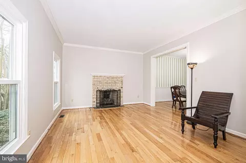 Living - 17573 Wadell Ct, Hamilton, VA 20158 photo 1 of 6