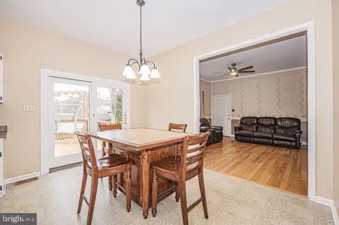 Dining - 17573 Wadell Ct, Hamilton, VA 20158 photo 2 of 2