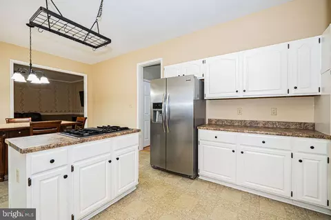 Kitchen - 17573 Wadell Ct, Hamilton, VA 20158 photo 2 of 6