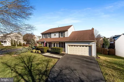 702 Duff Rd NE, Leesburg, VA 20176