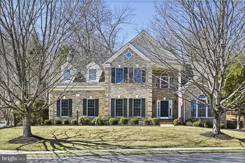621 Meade Dr SW, Leesburg, VA 20175