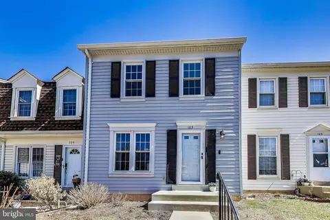 103 Sherwood Ct #4, Sterling, VA 20164