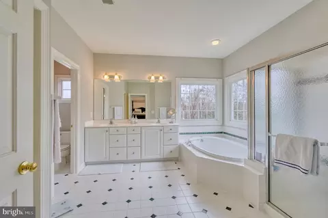 Bath - 43769 Timberbrooke Pl, Ashburn, VA 20147 photo 2 of 5