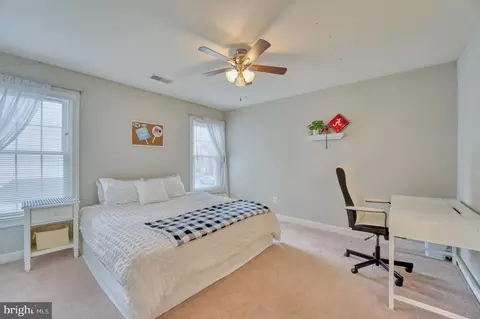 Bedroom - 43769 Timberbrooke Pl, Ashburn, VA 20147 photo 5 of 6