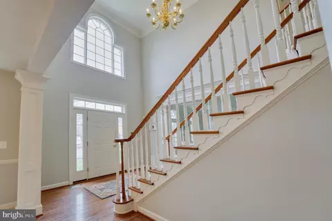 Entry Way - 43769 Timberbrooke Pl, Ashburn, VA 20147 photo 2 of 5