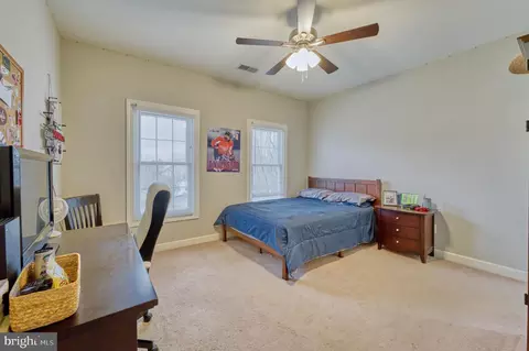 Bedroom - 43769 Timberbrooke Pl, Ashburn, VA 20147 photo 3 of 6