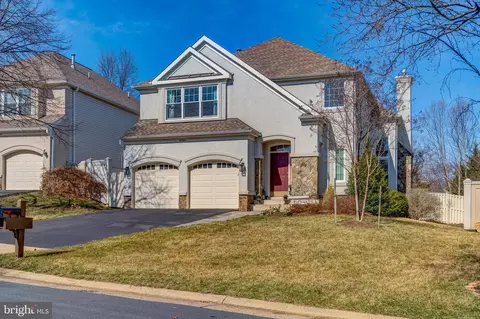 42984 Hedgeapple Ct, Ashburn, VA 20147 photo 2