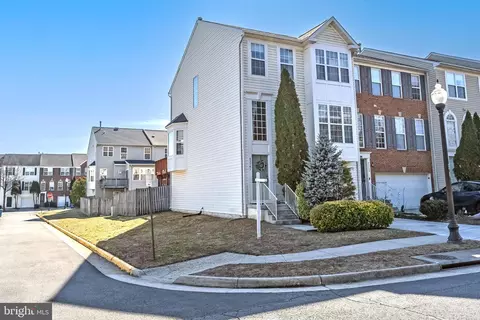 42761 Bennett St, Chantilly, VA 20152