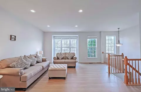 42761 Bennett St, Chantilly, VA 20152 photo 10