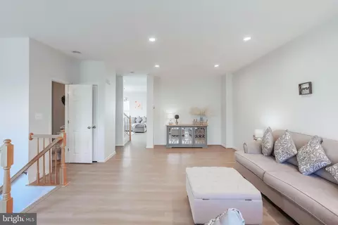 42761 Bennett St, Chantilly, VA 20152 photo 8