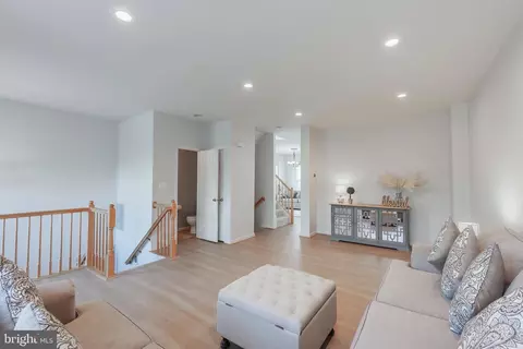 42761 Bennett St, Chantilly, VA 20152 photo 9