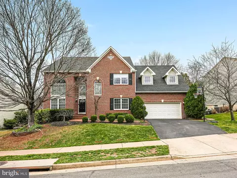46448 Montgomery Pl, Sterling, VA 20165