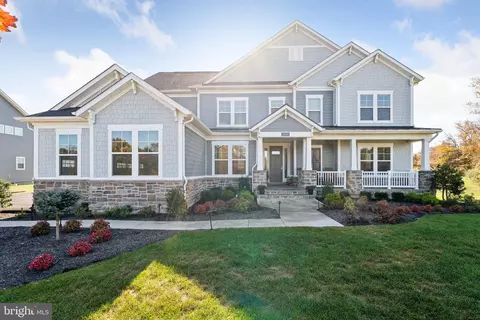 26535 Henry Hill Dr, Centreville, VA 20120