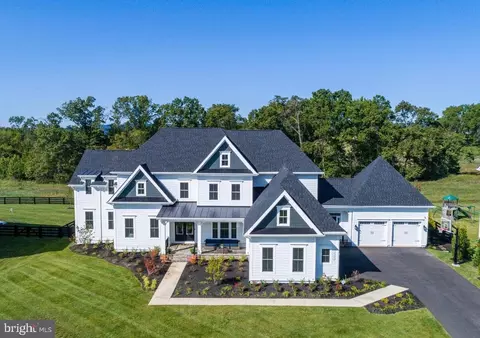 25221 Lotus Pond Pl, Aldie, VA 20105