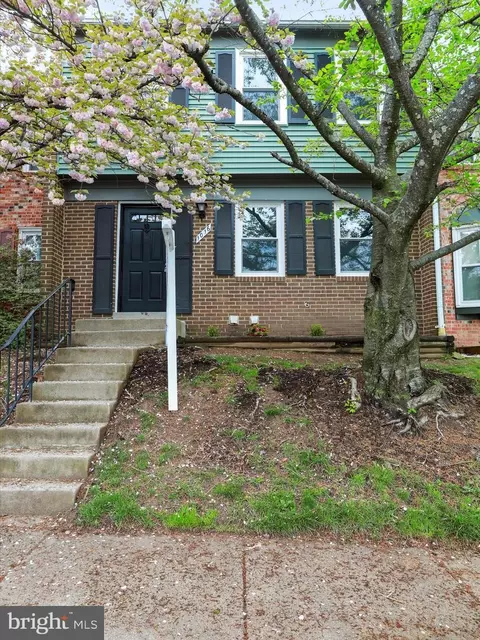 1016 Salisbury Ct, Sterling, VA 20164