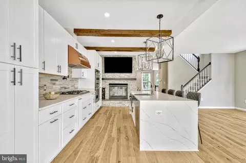 42751 Bennett St, Chantilly, VA 20152