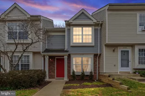 21747 Marigold Cir, Sterling, VA 20164