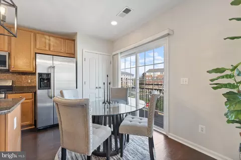 42588 Cardinal Trace Ter, Brambleton, VA 20148 photo 8