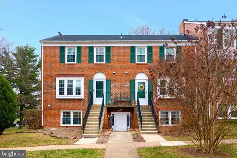 1051 A Brixton Ct, Sterling, VA 20164