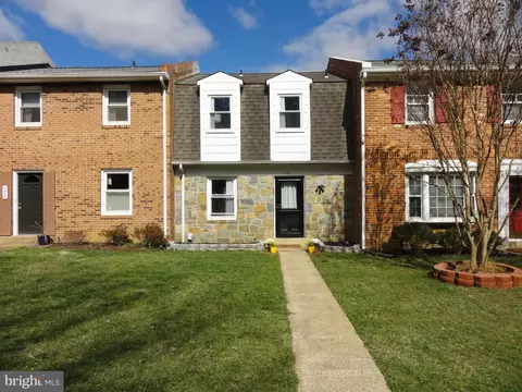 318 Rock Spring Dr SW, Leesburg, VA 20175