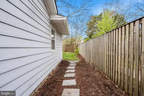 Exterior - 401 W Maple Ave W, Sterling, VA 20164 photo 5 of 11