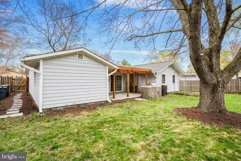 Exterior - 401 W Maple Ave W, Sterling, VA 20164 photo 7 of 11