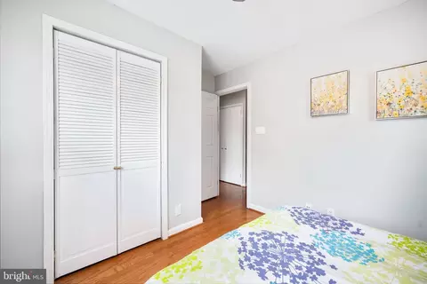 Bedroom - 401 W Maple Ave W, Sterling, VA 20164 photo 5 of 5