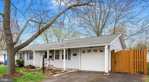 Exterior - 401 W Maple Ave W, Sterling, VA 20164 photo 2 of 11