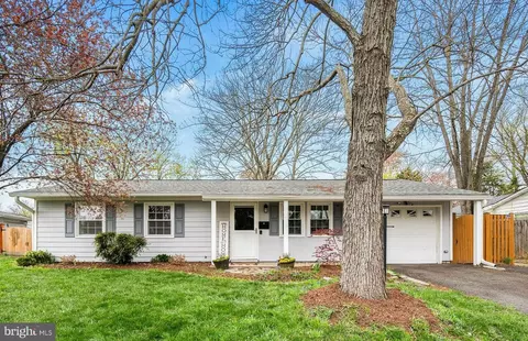401 W Maple Ave W, Sterling, VA 20164