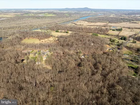 12888 James Monroe Hwy # -A, Leesburg, VA 20176