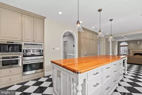 20483 Quarterpath Trace Cir, Sterling, VA 20165 photo 16