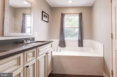 44167 Tippecanoe Ter, Ashburn, VA 20147 photo 27