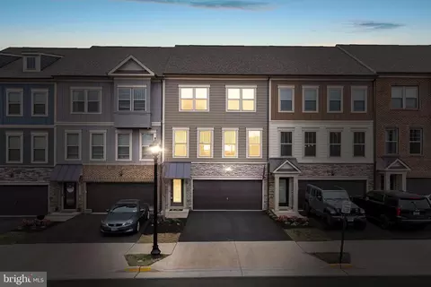 1069 Venifena Ter SE, Leesburg, VA 20175
