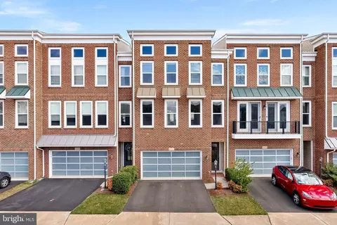 23486 Hillgate Ter, Brambleton, VA 20148
