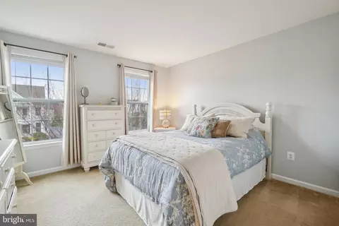 43211 Sharpie Sq, Ashburn, VA 20148 photo 18