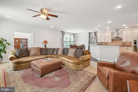 43211 Sharpie Sq, Ashburn, VA 20148 photo 9