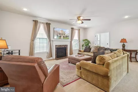43211 Sharpie Sq, Ashburn, VA 20148 photo 8