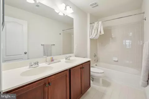43211 Sharpie Sq, Ashburn, VA 20148 photo 19