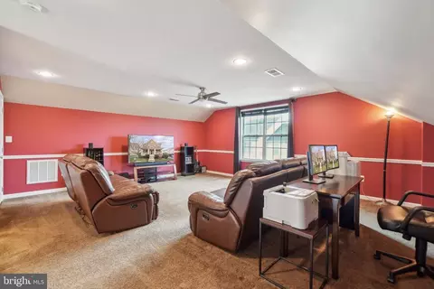 43211 Sharpie Sq, Ashburn, VA 20148 photo 24