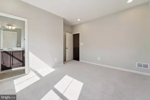 20398 Codman Dr, Ashburn, VA 20147 photo 32