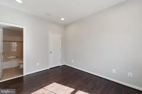 20398 Codman Dr, Ashburn, VA 20147 photo 4