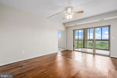 19375 Cypress Ridge Ter #906, Leesburg, VA 20176
