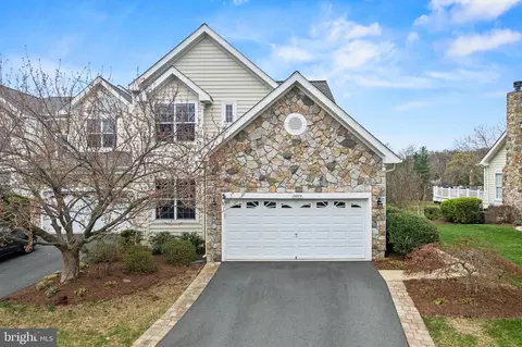 19899 Naples Lakes Ter, Ashburn, VA 20147