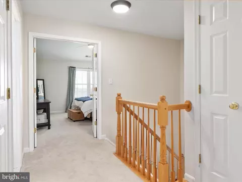 Entry Way - 20270 Glenrobin Ter, Ashburn, VA 20147 photo 2 of 3