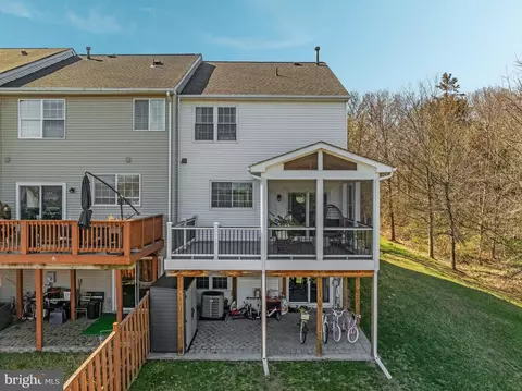 Exterior - 20270 Glenrobin Ter, Ashburn, VA 20147 photo 7 of 7