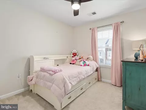Bedroom - 20270 Glenrobin Ter, Ashburn, VA 20147 photo 3 of 5